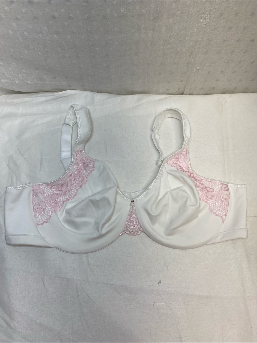 WonderBra White Underwire Bra with Pink Lace Accent Size 42B Style W1983